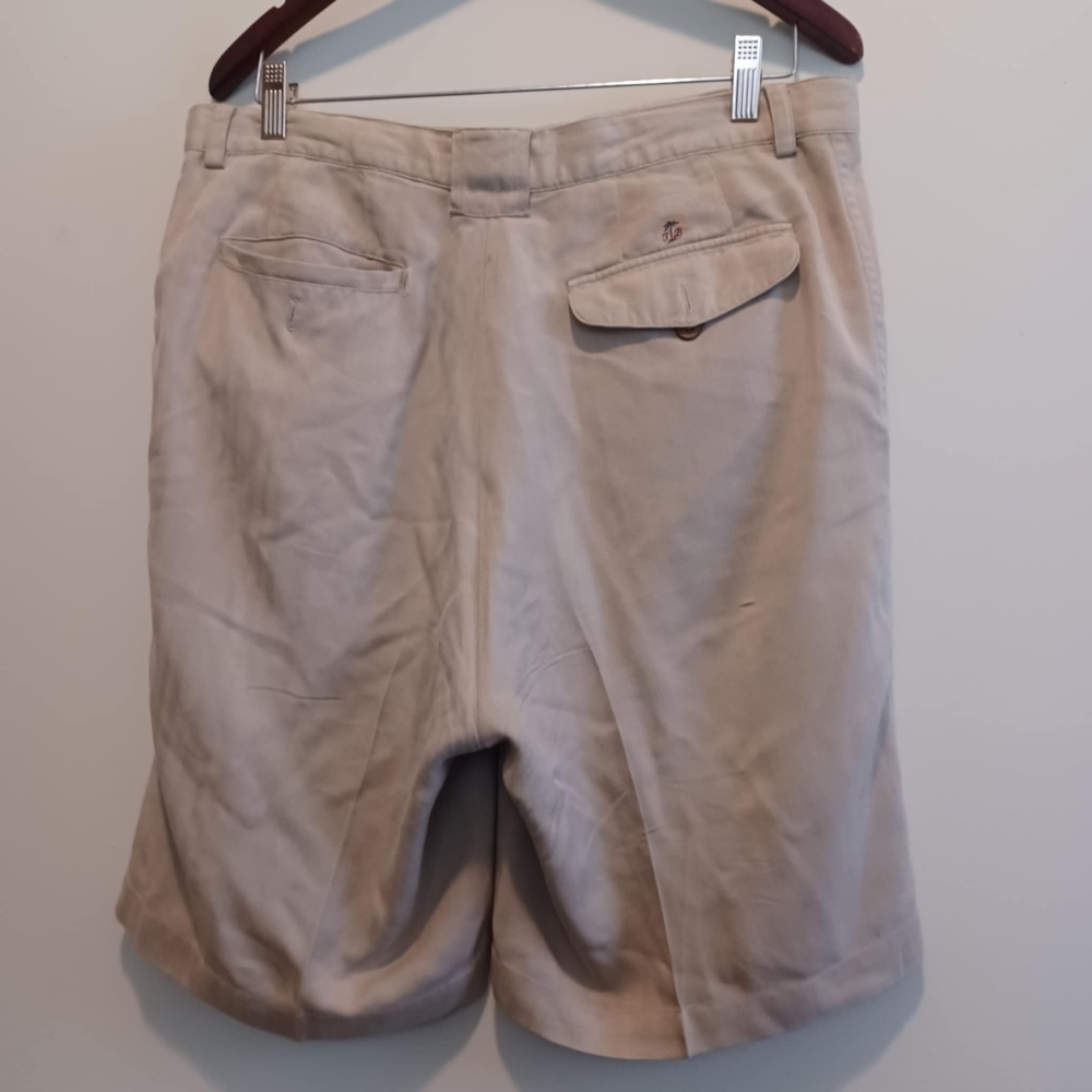 Tommy Bahama Shorts 100% Silk Men's Size 34 Tan Beige Pleated Beach Golf Summer - Picture 2 of 9